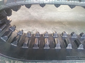 Rail en <span class=keywords><strong>caoutchouc</strong></span> CAT 247B 380x100x42 - Product Image 4
