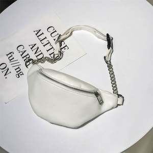 Échantillon gratuit Sac banane multi-usage de luxe imperméable en PU pour femmes avec chaîne - Product Image 2