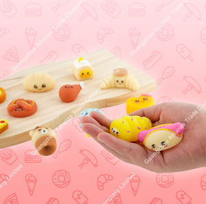 12 styles de jouets anti-stress extensibles pour jeu d'imitation culinaire : crème glacée, pizza, gâteau, jouets à presser miniatures souples et mignons en forme de fast-food - Product Image 6