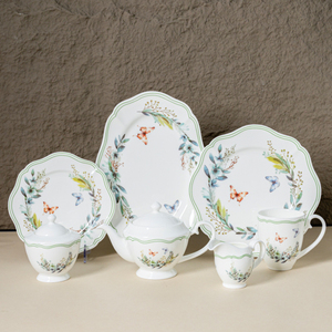 Vente en gros de vaisselle élégante en porcelaine fine à motifs floraux et papillons, assiettes et tasses pour <span class=keywords><strong>hôtel</strong></span> et <span class=keywords><strong>restaurant</strong></span> - Product Image 1