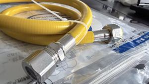 <span class=keywords><strong>Tuyau</strong></span> de gaz antidéflagrant à double spirale GB41317-2024 avec connecteur métallique universel pour chauffage et cuisinière au gaz naturel - Product Image 3