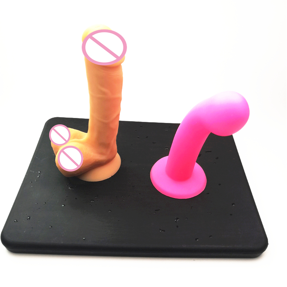 sexspielzeug im bett Vibrator Und Verschiedene Sexspielzeuge Auf Dem Bett – Stockfoto © serezniy  #529538792 main image 1
