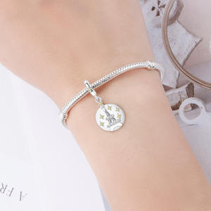 Colgante de la Torre Eiffel brillante de cobre blanco, muy vendido, accesorio de pulsera DIY de moda de lujo discreto para mujer - Product Image 6