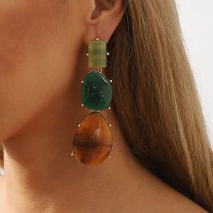 Pendientes Colgantes de Resina Creativos para Mujer, Estilo Europeo Americano, Geométricos Exagerados, Bloques de Color Irregulares, a la Moda - Product Image 1
