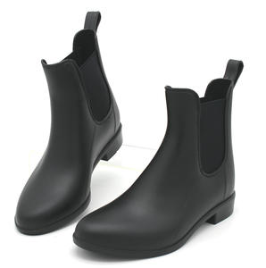 YL6116 Vente chaude en gros, chaussures imperméables pour femmes, mode personnalisée, antidérapantes, <span class=keywords><strong>bottes</strong></span> de pluie noires en gelée pour femmes - Product Image 1