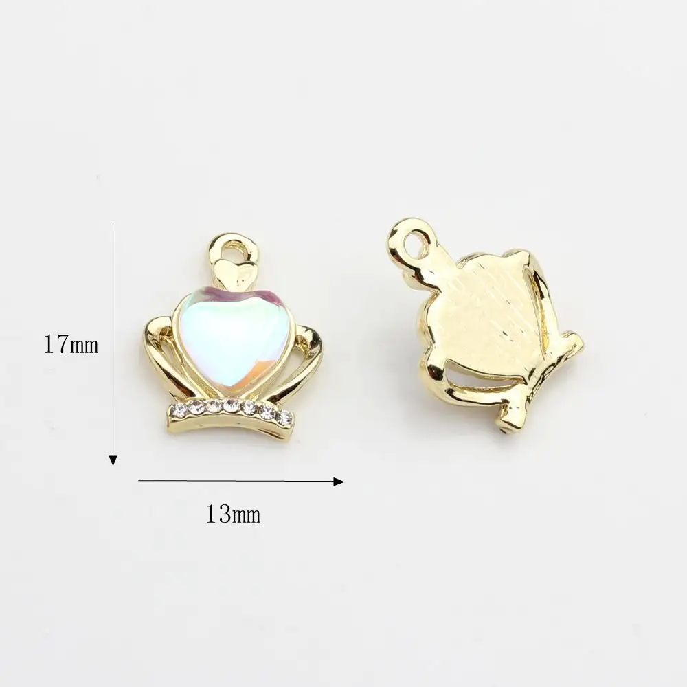 Venta al por mayor de fábrica DIY joyería pendientes accesorios corazón corona forma colgante joyería colgantes y dijes