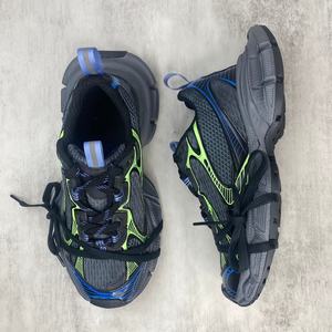 Chaussures rétro de luxe de créateur avec tissu en maille respirant, design original sur mesure, chaussures de sport de marque célèbre, tendance à la mode - Product Image 2