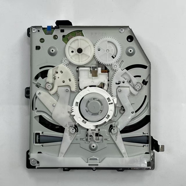 KEM-860AAA DVD DRIVE for P-4 Game Accessory Plastic+Metal Silver