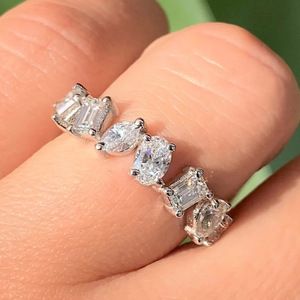 Conjunto de Joyas de Diamantes Q294 con Corte Esmeralda y Engaste de Garras, Joyería Fina Clásica para Compromiso de Mujer - Product Image 1