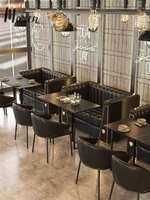 Ensemble de restaurant en cuir et bois français pour hôtel, table et chaises commerciales 4 places