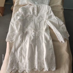 Áo ren trắng tay bồng nữ, kiểu cổ V, khoét lỗ, tay ba phần, áo kiểu xuân hè, phối màu, áo công sở nữ tính - Product Image 5