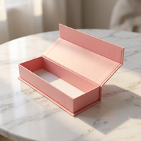Boîte à bijoux rose haut de gamme avec fermeture magnétique à marquage à chaud et options personnalisées pour boîtes à bijoux de marque, présentoir d'exposition haut de gamme