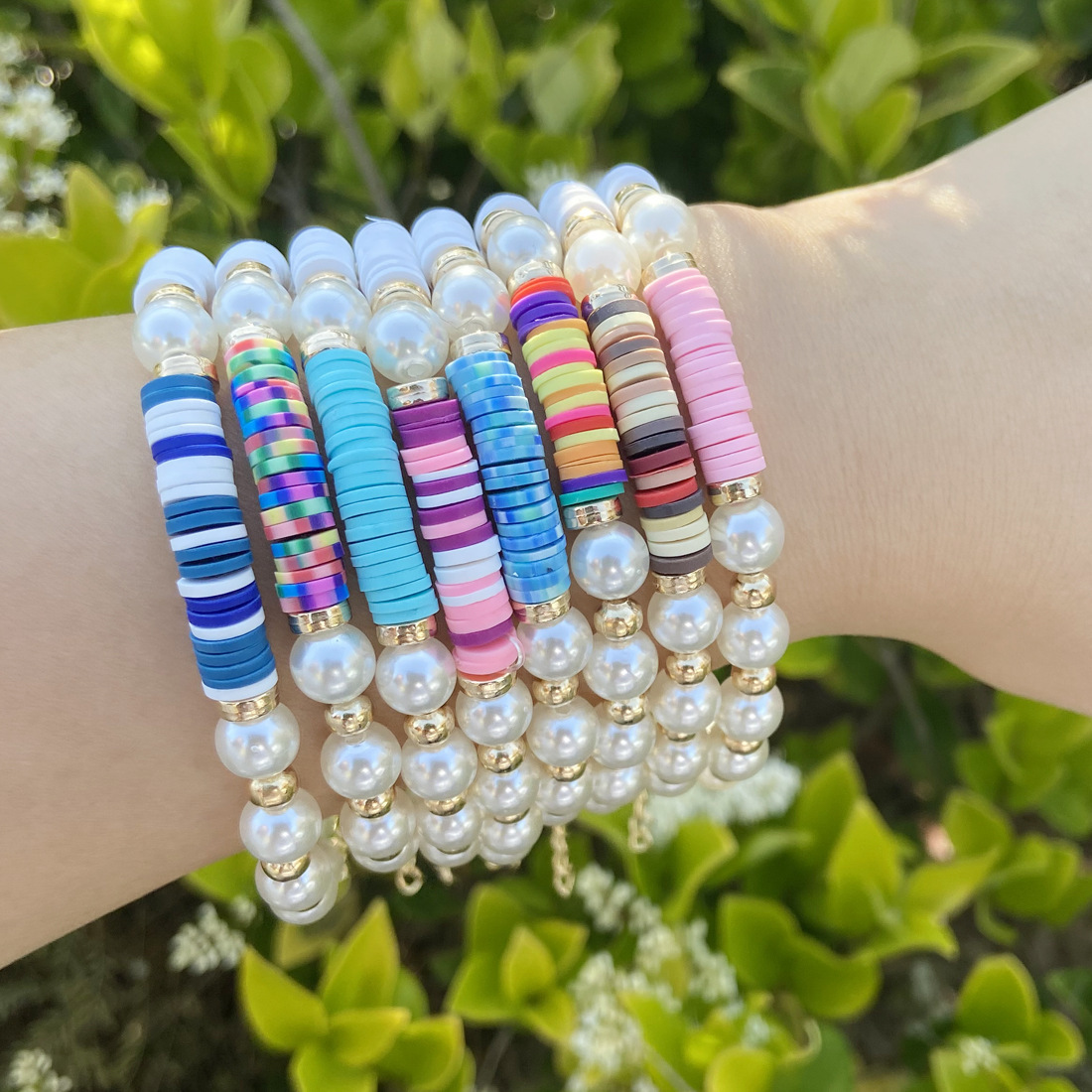 COLORFUL BLING Imitated Pearl Stretch Bracelet Set | 4 Stackable Beaded Bracelets With Hearts