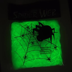Telaraña Luminosa Blanca Elástica y Esponjosa para Decoración de Fiestas de Casas Encantadas, Algodón de Araña que Brilla en la Oscuridad para Halloween - Product Image 4