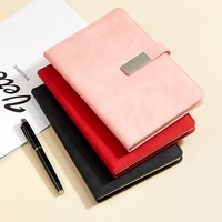 Ensemble cadeau de carnet de planification A5 personnalisé, comprenant un carnet à couverture rigide en cuir polyuréthane et des marque-pages avec logo