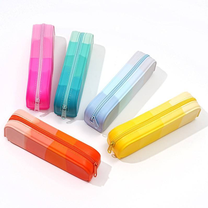 Étui à crayons en silicone couleur macaron, trousse à crayons de papeterie, étui à crayons portable et mignon - Product Image 4