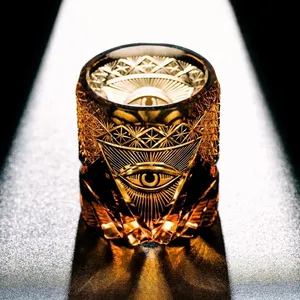 Copa de whisky de cristal ámbar estilo japonés ecológico con grabado Edo Kiriko de la Mano de Fátima, vaso para brandy con el Ojo que todo lo ve. - Product Image 3