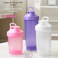 Bouteille de sport en plastique sans BPA de 700 ml pour protéines, isolante thermiquement, compatible lave-vaisselle, avec logo personnalisé pour la gym et les fêtes – Vente en gros