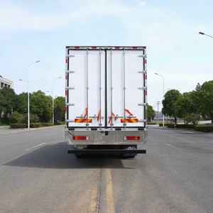 Camion frigorifique de 6,8 mètres, moteur diesel de 351 à 450 ch, transmission automatique, normes d'émission <span class=keywords><strong>Euro</strong></span> 5, capacité de charge de 31 à 40 tonnes - Product Image 6