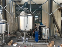 Machine à mélanger le savon liquide en acier inoxydable, chauffage électrique, double enveloppe, capacité 500L, homogénéisateur émulsifiant, pompe chimique