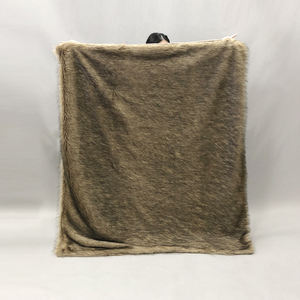 ผ้าห่มขนเฟอร์เทียมคุณภาพสูง ลายขนหมาป่า/กระต่าย หนานุ่ม สำหรับใช้ในบ้าน เตียง โซฟา ผ้าห่มตกแต่งสุดหรู - Product Image 2