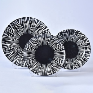 Đĩa Ăn Tối Bằng Gốm Sọc Trắng Và Đen Sang Trọng Đĩa Gốm Tùy Chỉnh Dập Nổi Bộ Đồ Ăn Bằng Gốm - Product Image 1