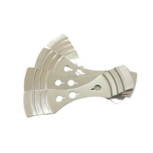Outil de centrage de mèche de <span class=keywords><strong>bougie</strong></span> en métal, barre de mèche à triple trou, guide de mèche pour la <span class=keywords><strong>fabrication</strong></span> de bougies en pot, de bougies de soja et d'aromathérapie - Product Image 3