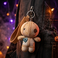 Porte-clés pendentif en cuir de vachette pleine fleur gaufré, fait main, motif dessin animé mignon, écologique, style poupée Voodoo, pour sac, vente en gros