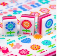 En stock, livraison rapide, jeu de mahjong moderne pliable en acrylique rose de 160 pièces, design sculpté luxueux et durable pour le divertissement