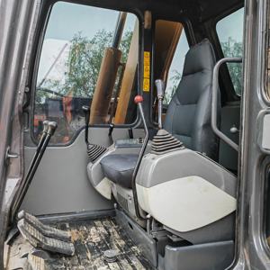 Excavatrice sur chenilles Komatsu PC60-8 d'occasion de 6 tonnes, modèle 2022 avec moteur et pompe à engrenages - Prix bas - Product Image 6