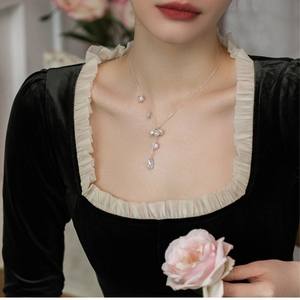 Collar de Perlas Barrocas con Pétalos de Colores para Mujer, Cadena de Clavícula en Forma de Y, Plata de Ley 925, Plata Lisa, Aspecto Delgado y Elegante - Product Image 4