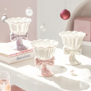 Vaso <span class=keywords><strong>de</strong></span> Cerámica Moderno con Acabado Perlado en Forma <span class=keywords><strong>de</strong></span> Lazo para Helados y Postres, Diseño Exquisito <span class=keywords><strong>de</strong></span> Alta Calidad - Product Image 1