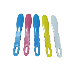 Spatule de mélange en plastique Outil de mélange de matériel dentaire antiadhésif - Product Image 1