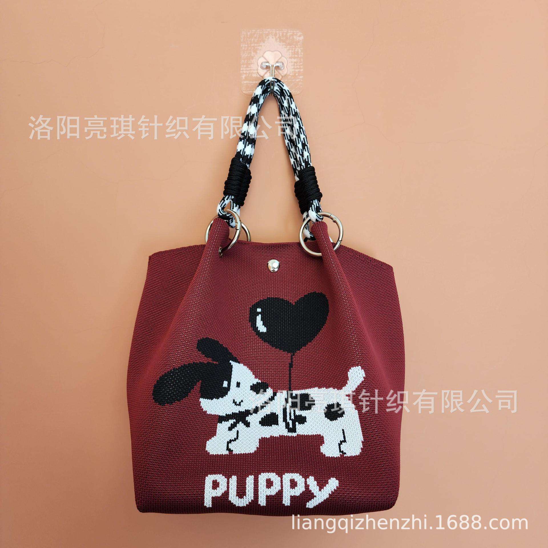 สีแดงพีช