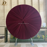 Support de toile de fond de mariage JINDA Fashion en tissu de soie de lait plissé de forme ronde avec cadre métallique pour décorations d'événements intérieurs