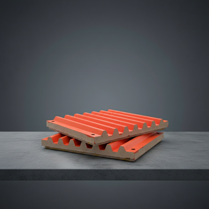 Parti di Ricambio per Frantoio a Mascelle in Acciaio ad Alto Contenuto di Manganese C80, Piastre Fisse e Oscillanti, Rivestimenti in Fusione per Estrazione Mineraria - Product Image 1