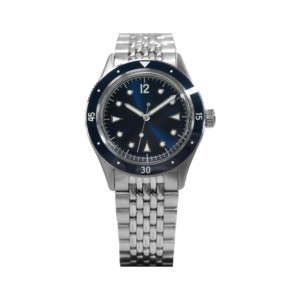 Montre de Plongée de Luxe pour Homme OEM Personnalisée avec Mouvement Miyota 9039, en Acier Inoxydable, Lumineuse, Étanche 10 ATM, Verre Saphir, Aiguilles, 30 mm - Product Image 3