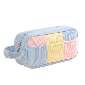 Bolsa de maquillaje Beilian Color Block de gran capacidad para guardar productos de cuidado de la piel y maquillaje en colores azul brumoso, rosa dulce y amarillo suave. - Product Image 1