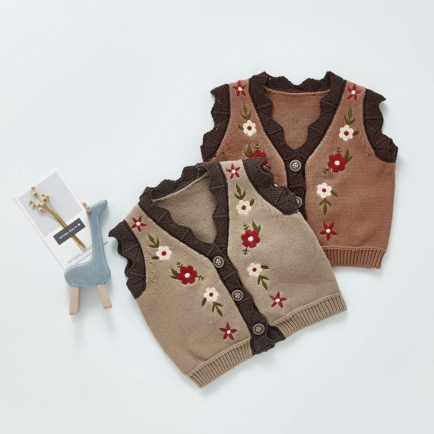 2021 New Baby Infant Girl Brown Knitted Vest mit Cute Flowers Fancy Cute Toddler Embroidery Sleeveless Sweater 0-3 Years