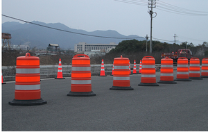 ถังกั้นจราจรสะท้อนแสง HDPE สำหรับโรงงานขายส่ง ป้องกันการชน ปลอดภัย - Product Image 6