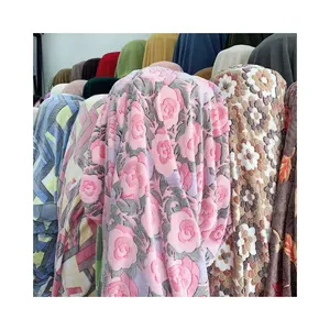 2024 새로운 패션 인쇄 슈퍼 부드러운 중국 패턴 꽃 인쇄 직물 플란넬 잠옷 담요 홈 섬유