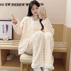 <span class=keywords><strong>Pigiama</strong></span> invernale da donna <span class=keywords><strong>con</strong></span> scollo a V e bordo in pizzo, in <span class=keywords><strong>pile</strong></span>, caldo e spesso, vestibilità ampia, <span class=keywords><strong>con</strong></span> <span class=keywords><strong>bottoni</strong></span> delicati e ampie tasche laterali, per la casa - Product Image 1
