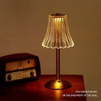 Veilleuse LED pour la protection des yeux Lampe de table sans fil USB Lanterne en cristal à gradation tactile Éclairage romantique Cadeau pour hôtel de mariage