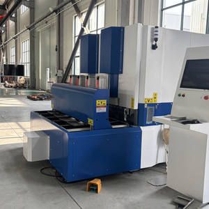 Cosa devi sapere sulla piegatura dei metalli nelle fabbriche: la piegatrice flessibile automatica si piega una volta e quadruplica l'output. - Product Image 6