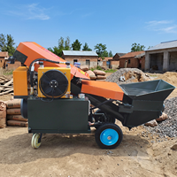 Pompe à béton mobile pour le coulage de structures secondaires sur chantier