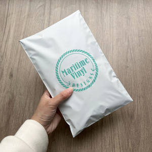 Enveloppes en polyéthylène couleur turquoise personnalisées avec impression blanche - Sacs d'expédition imperméables pour vêtements et articles faits main - Product Image 3