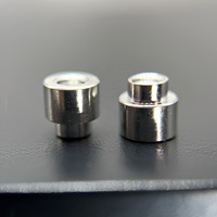 Fixations à sertir pour montage SMD sur PCB, usinées CNC, en laiton, en acier, étamées, zinguées