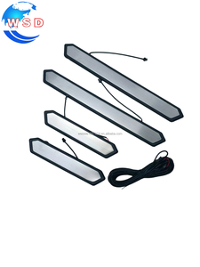 4 Uds. Embellecedor de placa de alféizar de puerta LED ABS plata inoxidable <span class=keywords><strong>2023</strong></span> para Toyota para <span class=keywords><strong>Yaris</strong></span> <span class=keywords><strong>Cross</strong></span> accesorios interiores - Product Image 2