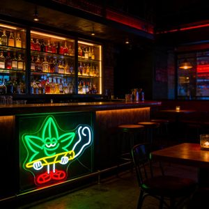 Enseigne néon LED en forme de feuille de tabac, idéale pour la décoration murale de chambre, salon, bar, salle de jeux, ou comme cadeau. - Product Image 5