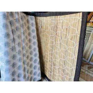 ม่านม้วนไม้ไผ่สานแบบธรรมชาติรักษ์โลก ขนาด 4x6 ฟุต คุณภาพสูง ทำด้วยมือ พร้อมม่านบังตาและบานเกล็ดขนาดเล็ก - Product Image 1